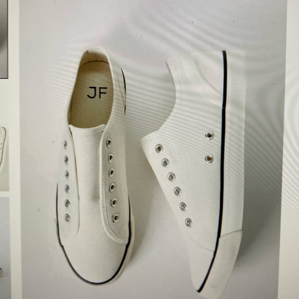 JustFab Chill Out white sneakers size 8.5